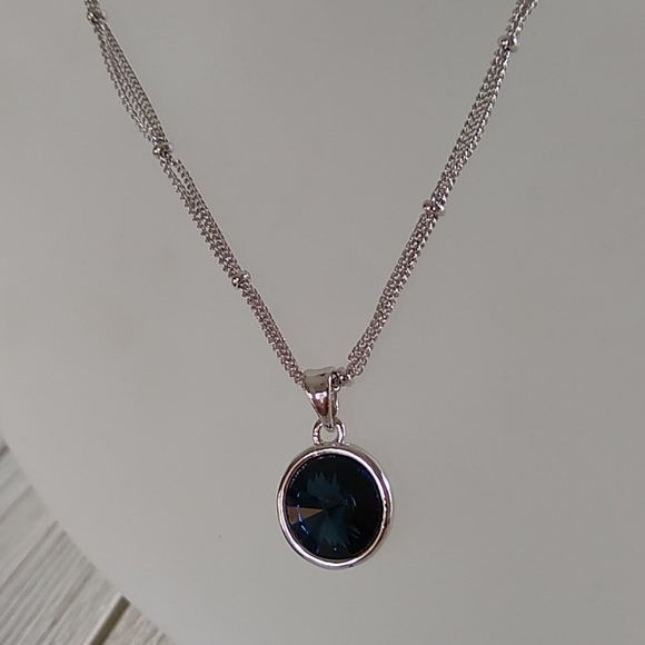 Back in stock!!  Popular Sapphire Blue Swarovski CRYSTAL/Pendant/NECKLACE - Picture 3 of 7